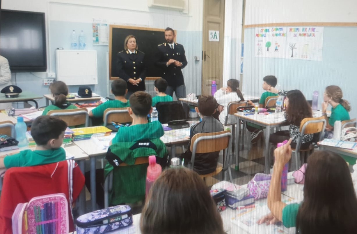 Polizia nelle scuole di Vittoria e Scoglitti all’insegna della legalità