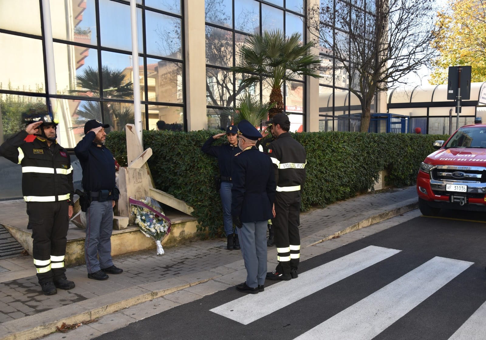 Omaggio dei Vigili del Fuoco di Ragusa al poliziotto deceduto a Roma