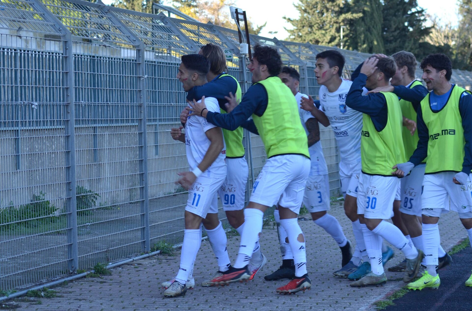 Ragusa Calcio indenne al “Macrì”, le aquile azzurre avanti due volte si fanno raggiungere dal Locri