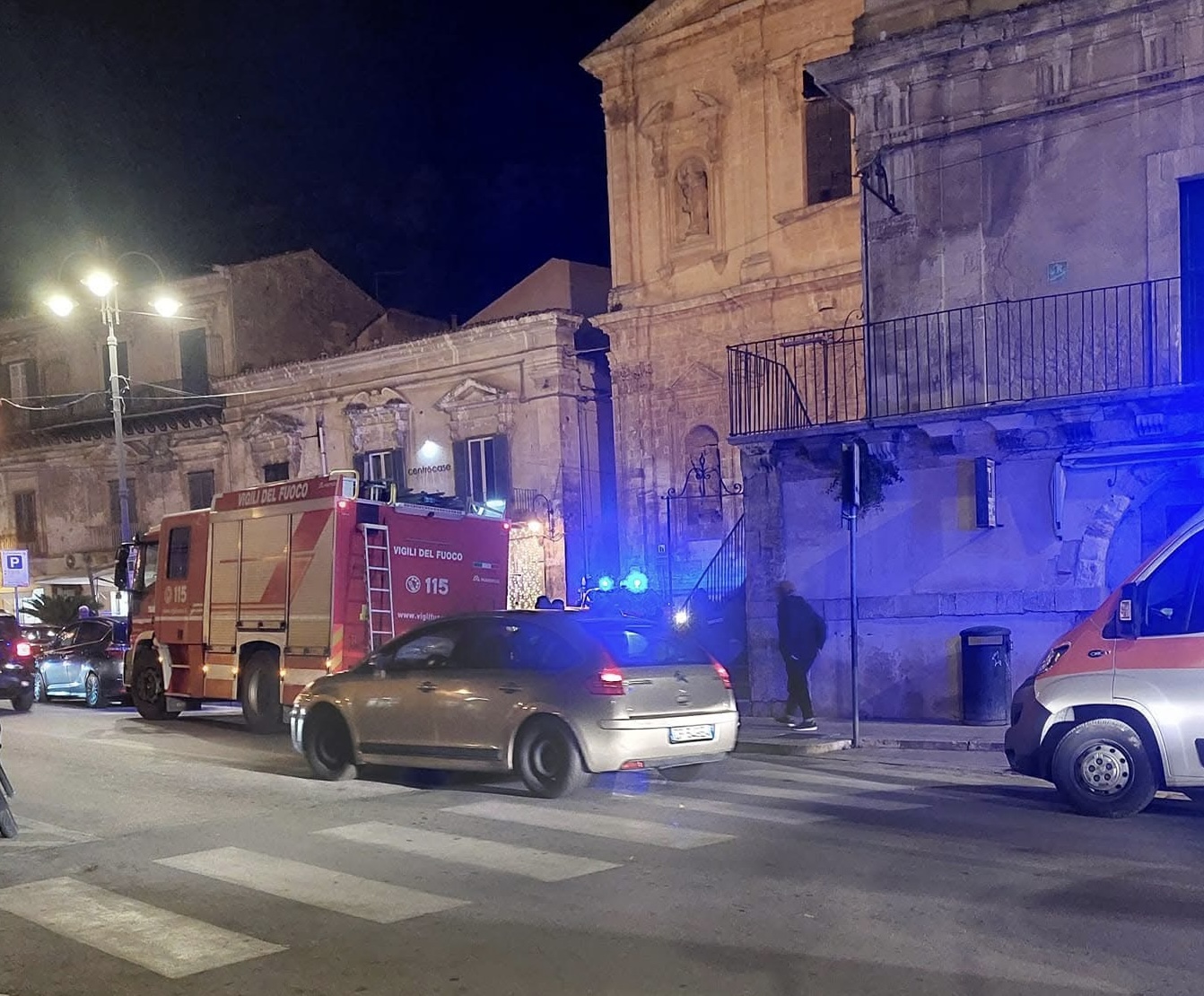 Modica: esplode bomba carta, in frantumi i vetri della Chiesa di San Domenico