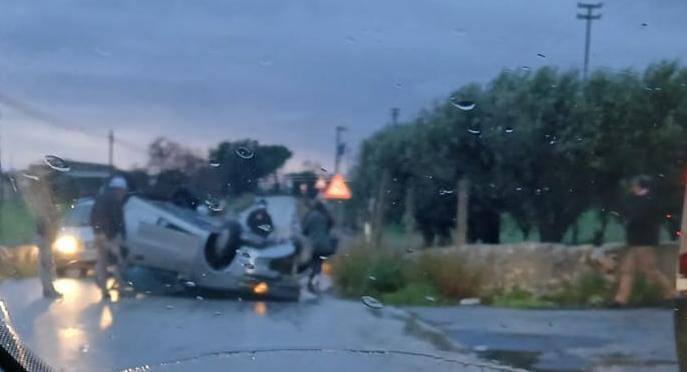 Scicli: incidente autonomo sulla Scicli – Sampieri, auto si capovolge, lievi ferite per il conducente