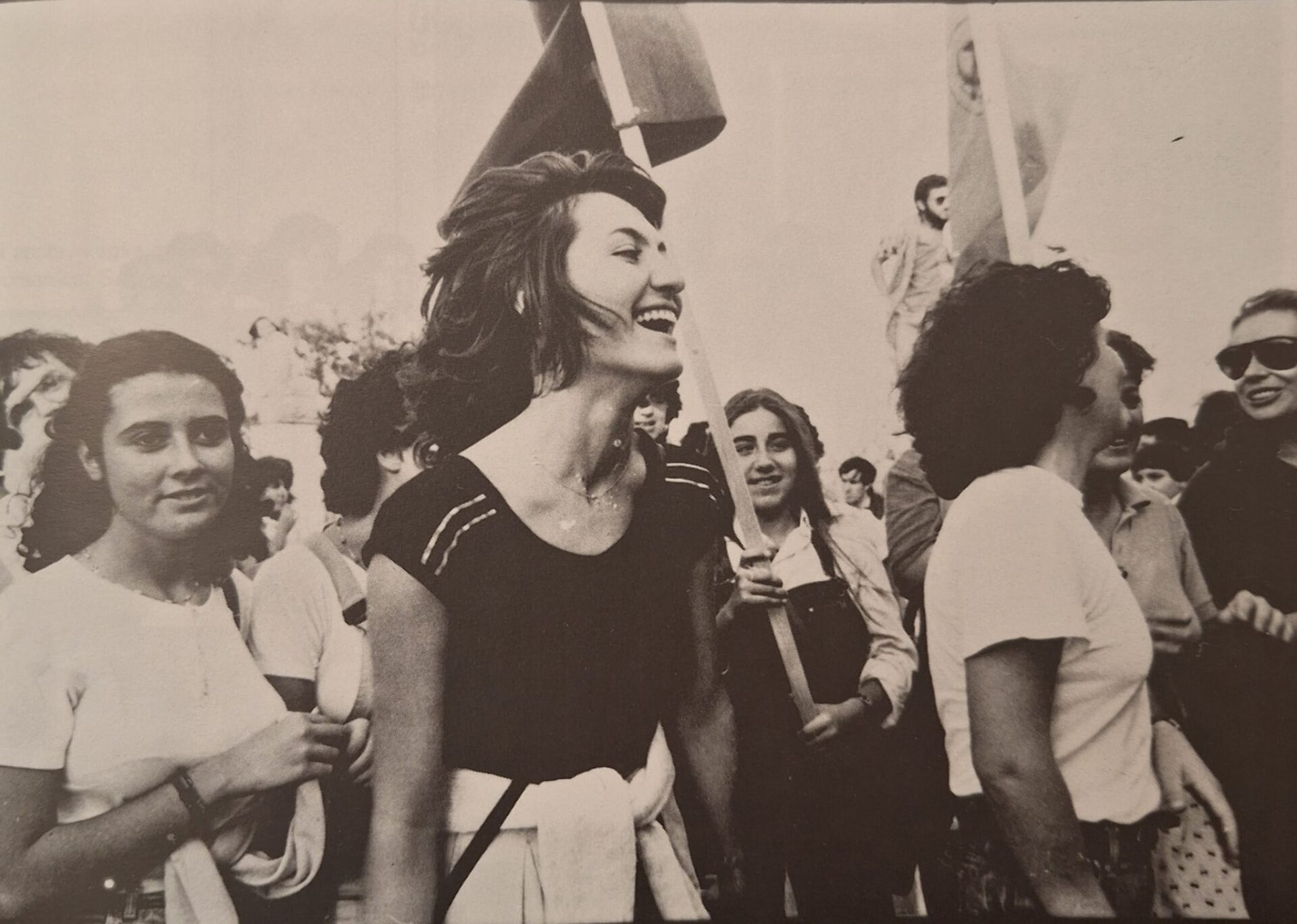 Quando Yoko Ono prese a modello le femministe del campo per la pace “La Ragnatela” di Comiso