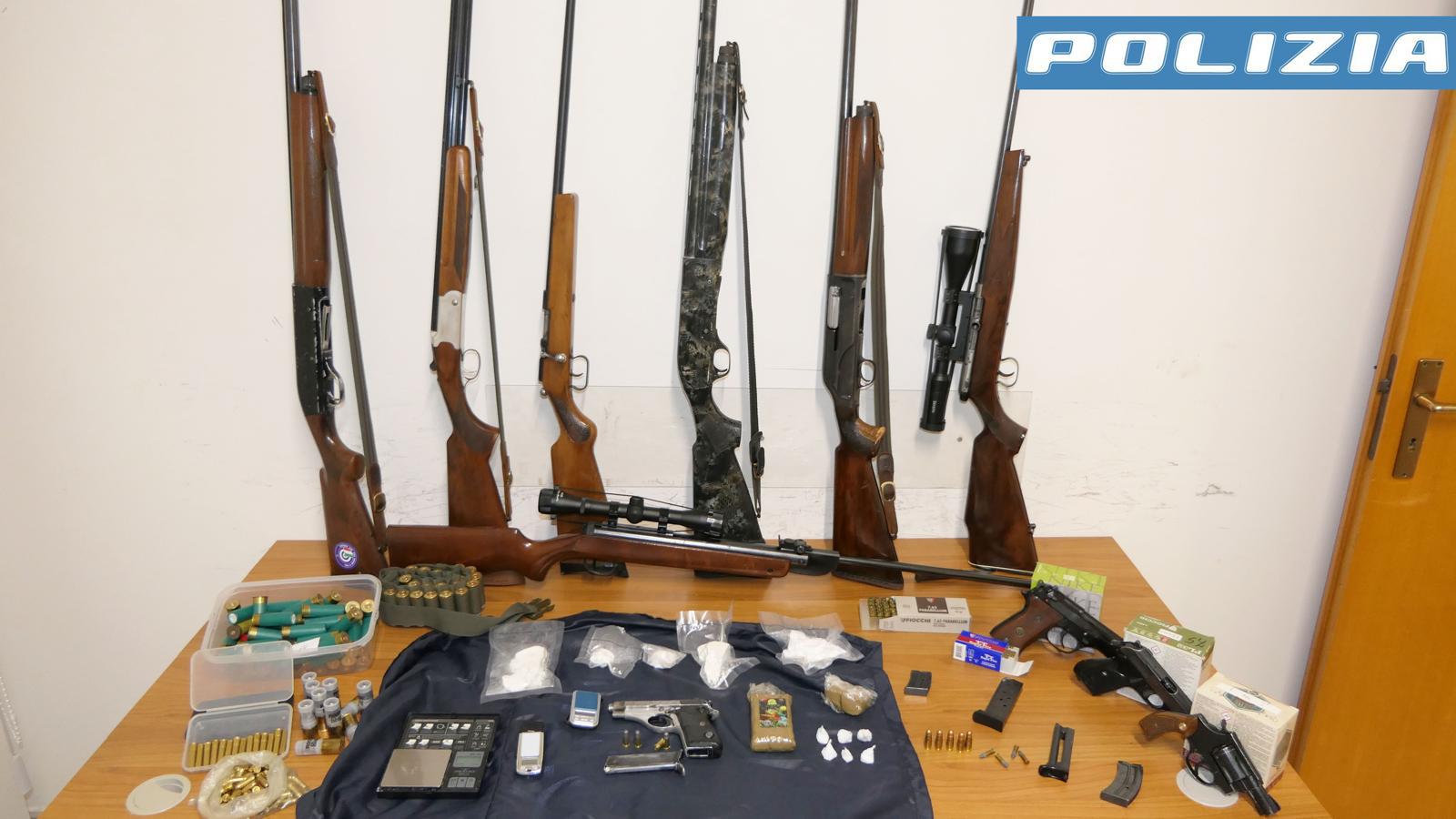 Vittoria: la polizia arresta due persone per spaccio di droga e possesso di arma clandestina
