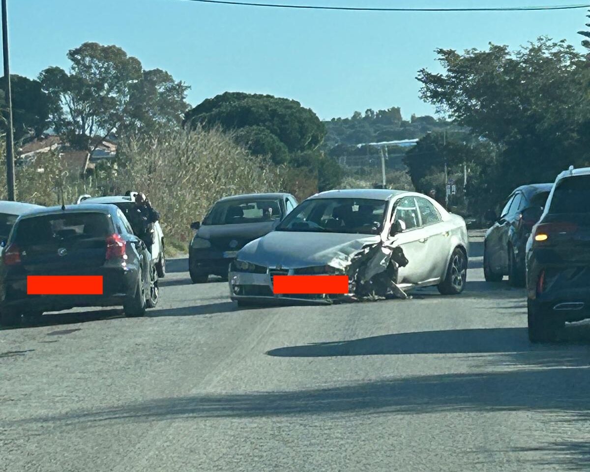 Incidente sulla litoranea Marina di Modica-Sampieri: scontro tra due auto e due feriti