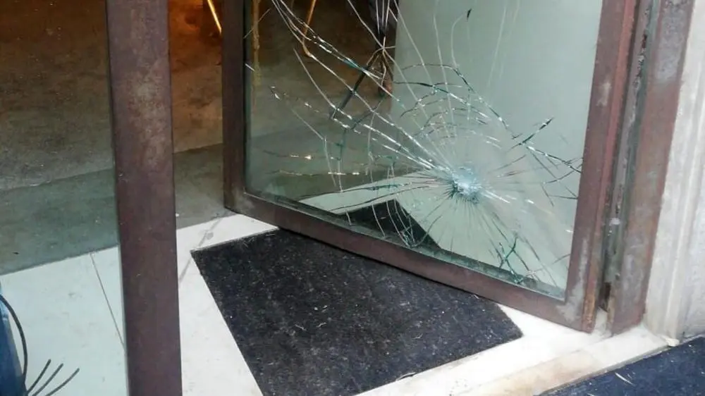 Furto con spaccata in un panificio a Scicli, bottino di mille euro, indagano i carabinieri