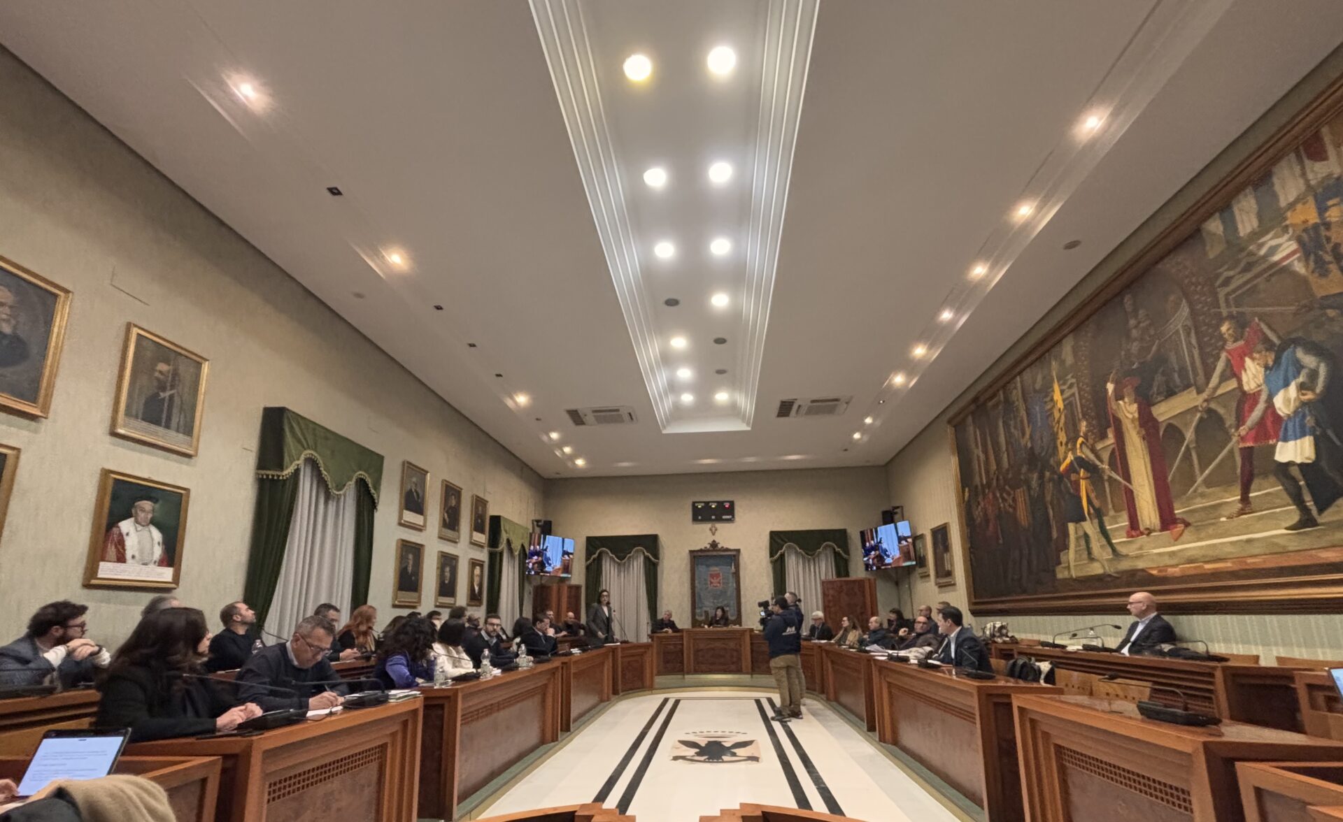 Modica, abbatiani e non solo, ancora contro Monisteri, mentre la politica mostra il vero volto