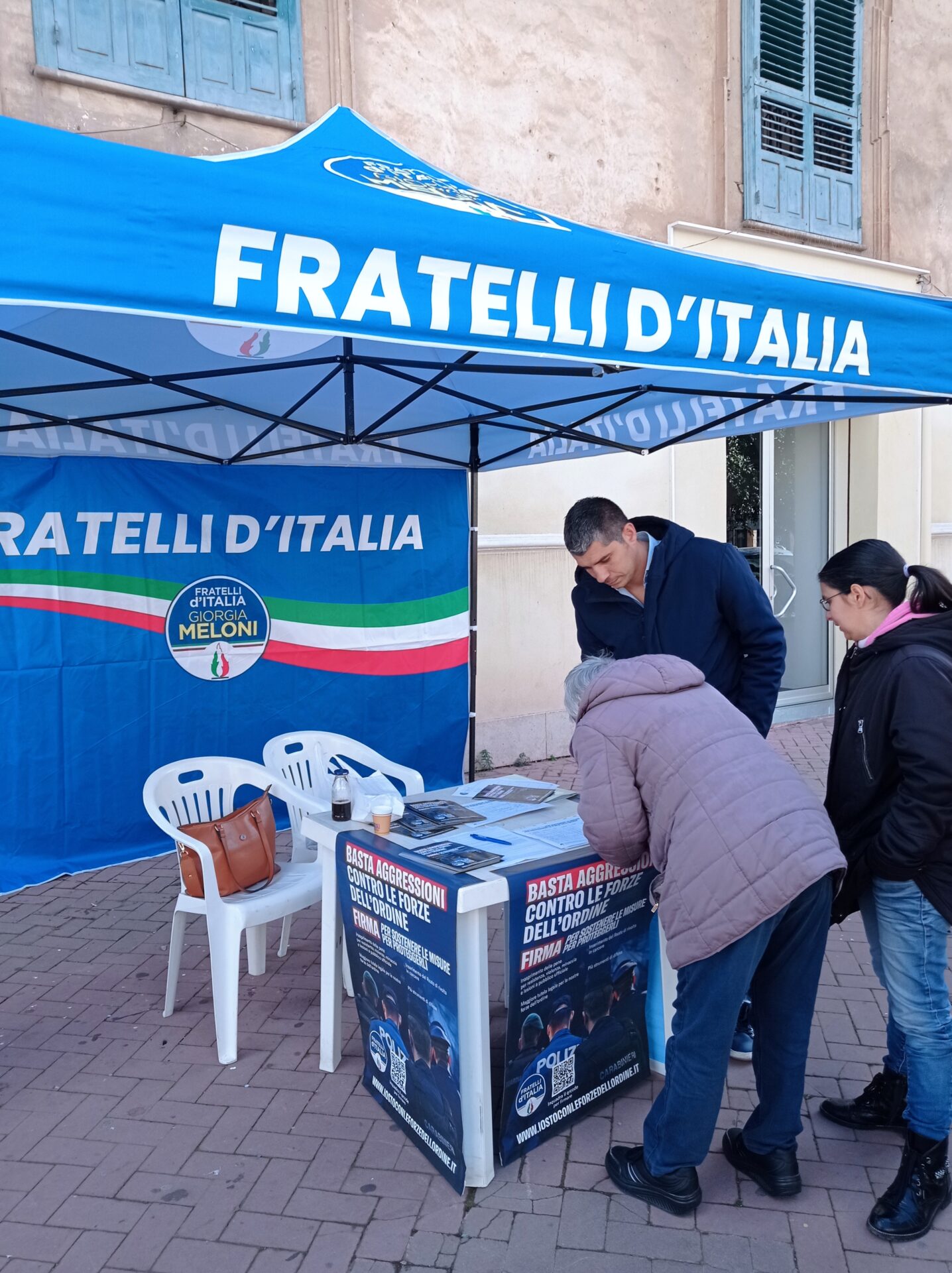 Modica: grande adesione alla campagna “Basta aggressioni alla Forze dell’Ordine” di FDI