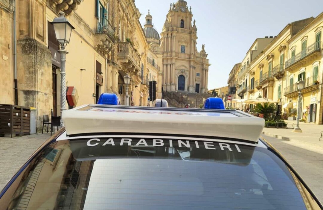 Ragusa: colpi di machete, minacce e lesioni. Arrestato 22enne ragusano