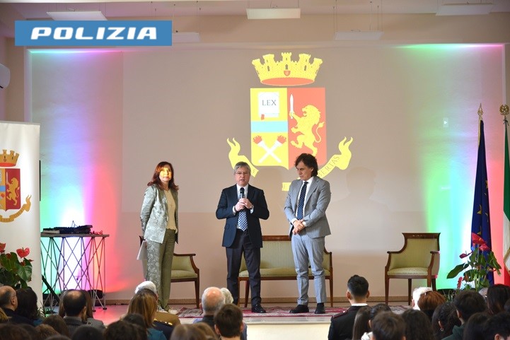 La Polizia a Monterosso Almo incontra gli studenti: prevenzione contro il bullismo