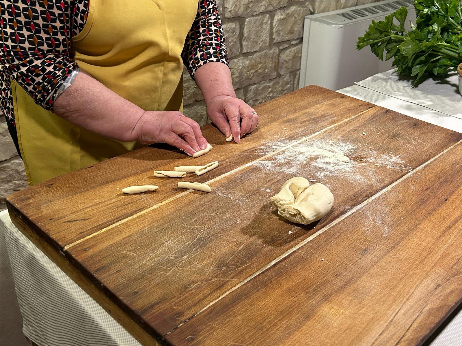 I lolli con le fave stamattina su La7, da Modica “L’ingrediente perfetto a tu per tu con la Sicilia”
