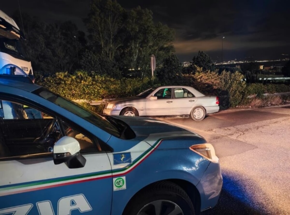 Anziano della provincia di Ragusa contromano in autostrada, fermato a Messina dalla Polizia