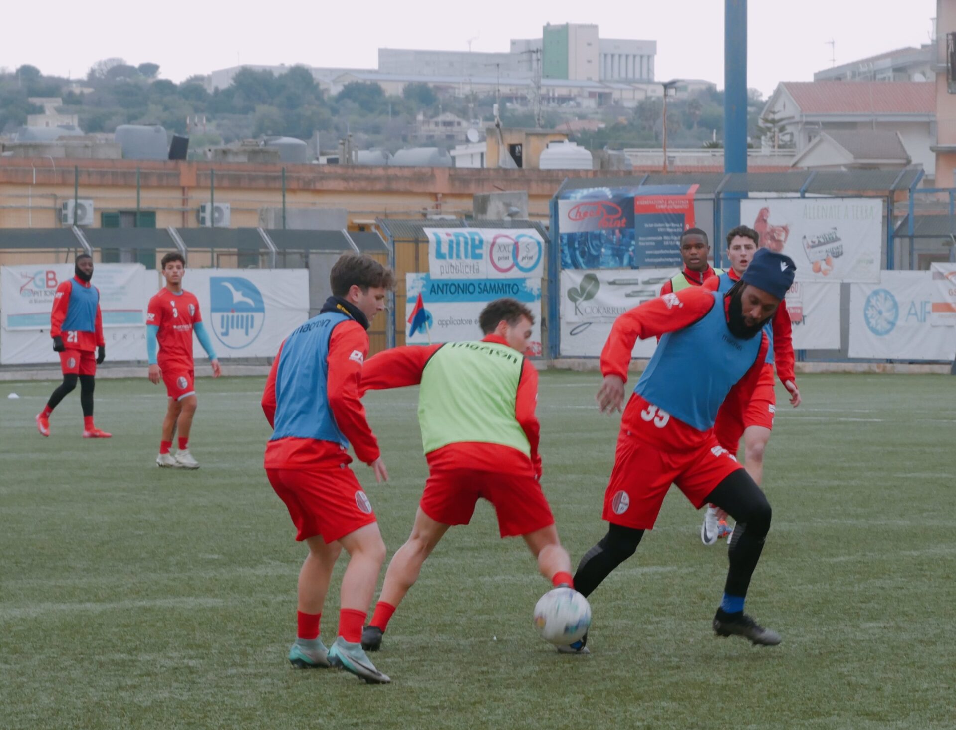 Modica Calcio – Milazzo: in città cresce l’attesa per il big match, ma la trasferta è vietata ai tifosi mamertini
