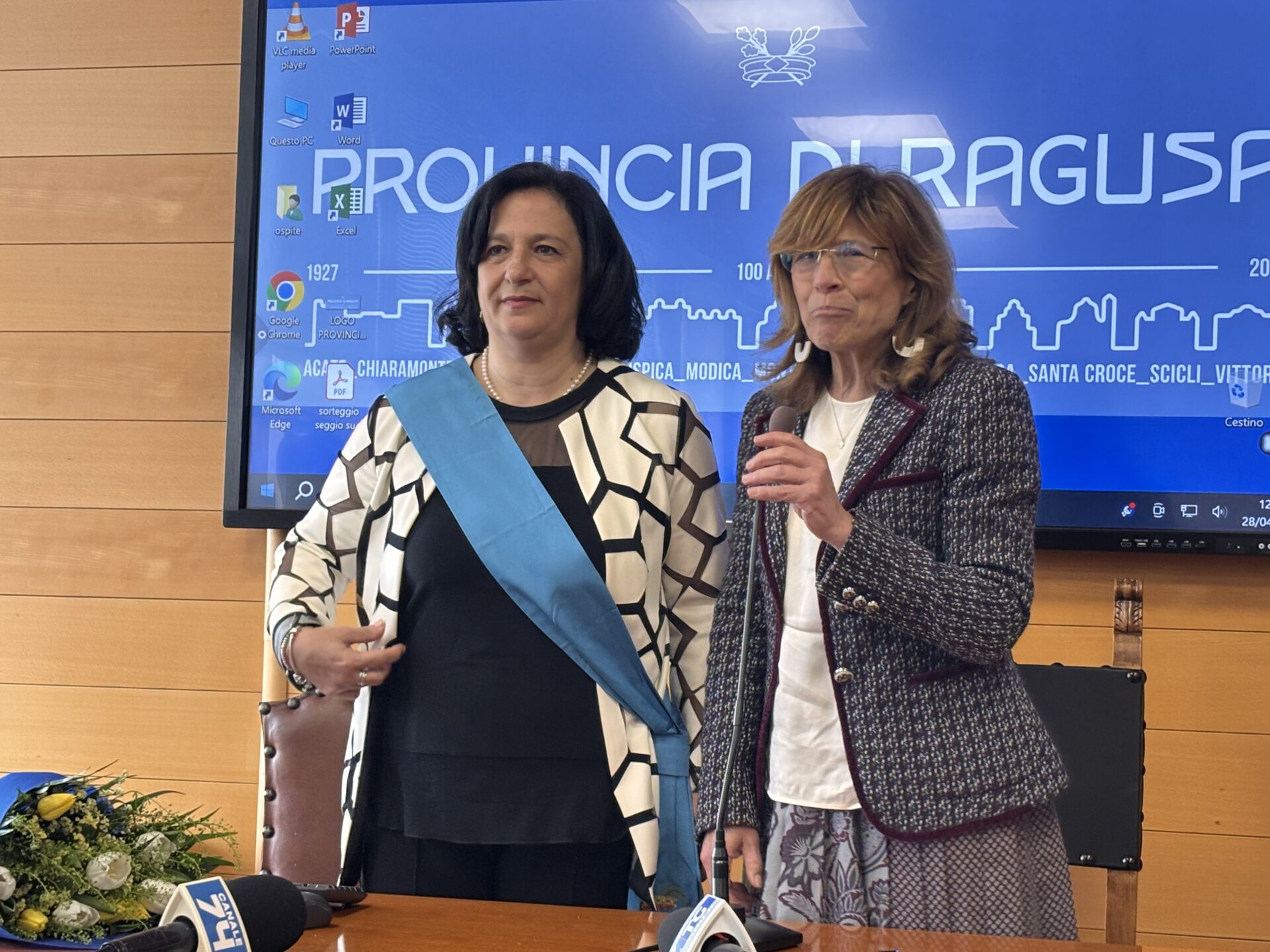Da Valenti a Schembari, passaggio di consegne con emozioni: “da donna a donna” (foto e video)