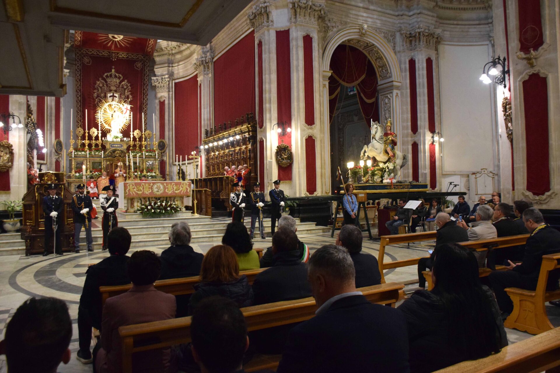 Ieri a Ibla è stata celebrata la solennità liturgica di San Giorgio con le autorità civili e militari
