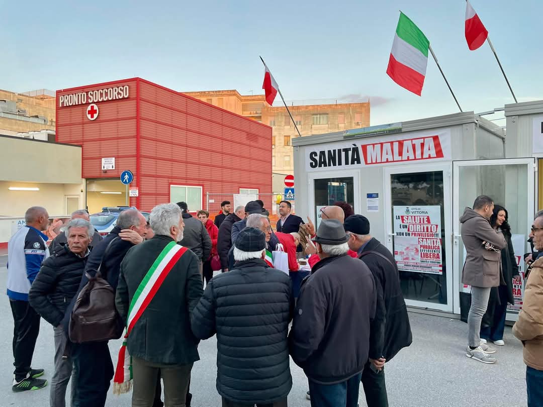 Continua a Vittoria il sit-in permanente del sindaco Aiello a difesa della sanità pubblica