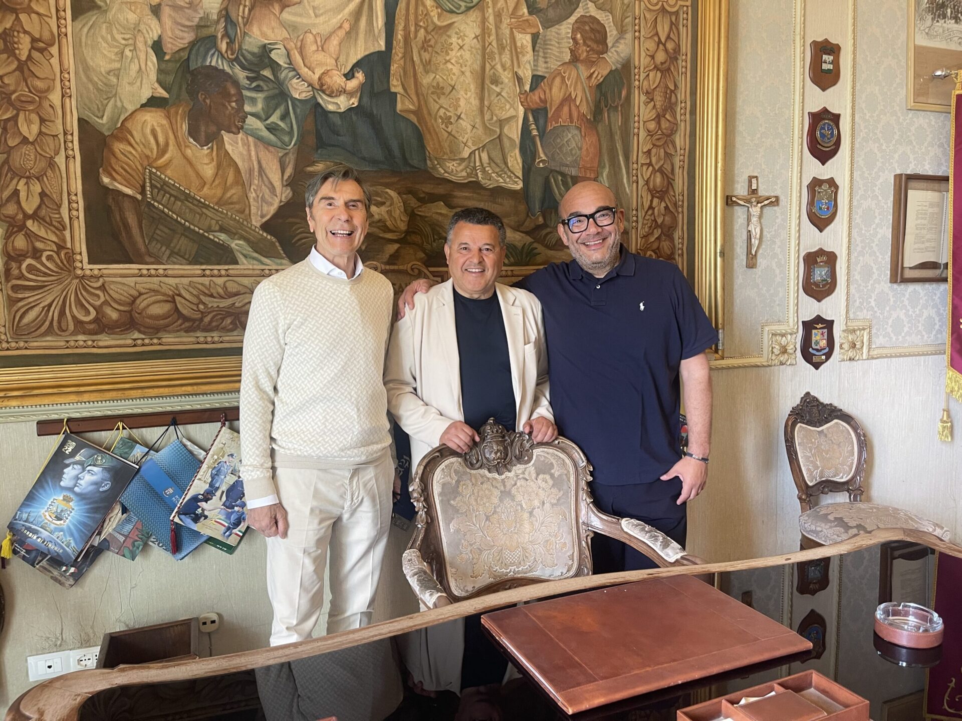 Scicli: Ariedo Braida visita il MACC del Carmine, l’ex DG del Milan collezionista appassionato di arte