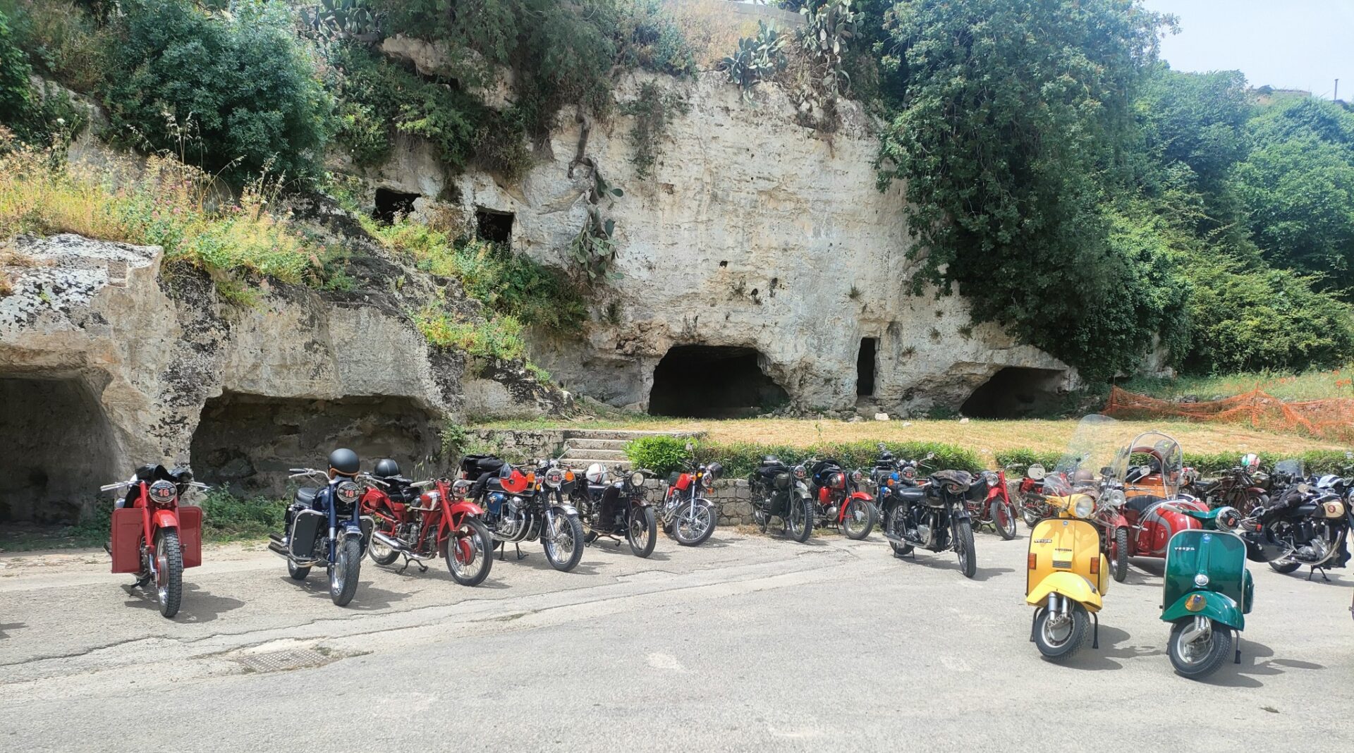 19a“Moto storiche nel barocco ibleo”, cementati anche i rapporti con i centauri di Malta