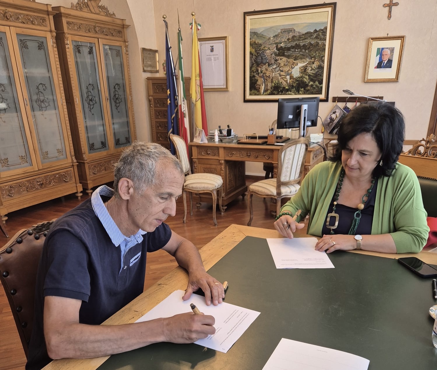 Ragusa, firmato accordo per utilizzo di un logo per le coltivazioni nella Riserva Pino d’Aleppo
