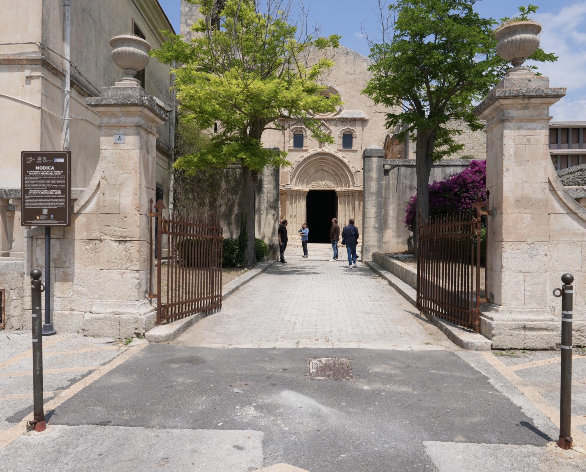 Modica, riapre al pubblico il Chiostro di Santa Maria del Gesù, si potrà visitare in solitudine