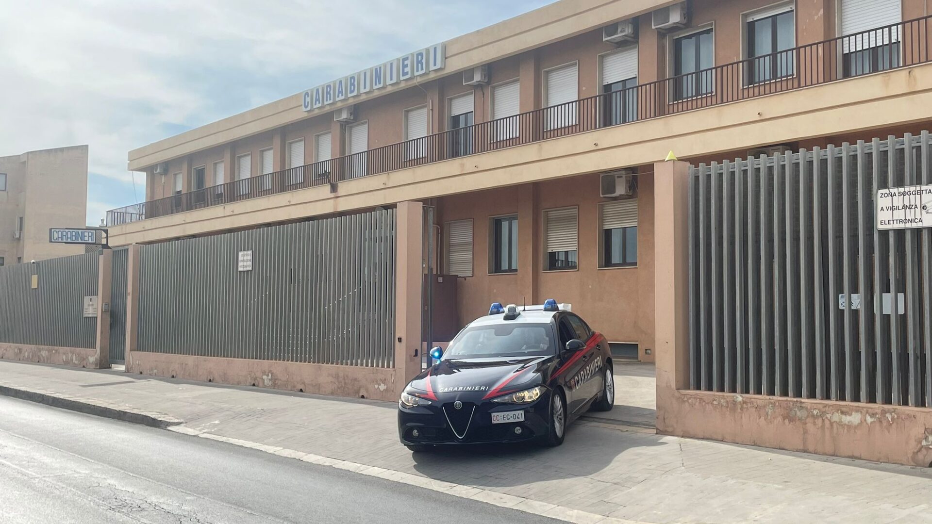 Cittadino straniero finisce ai domiciliari a Comiso: si avvicinava ai luoghi frequentati dalla vittima