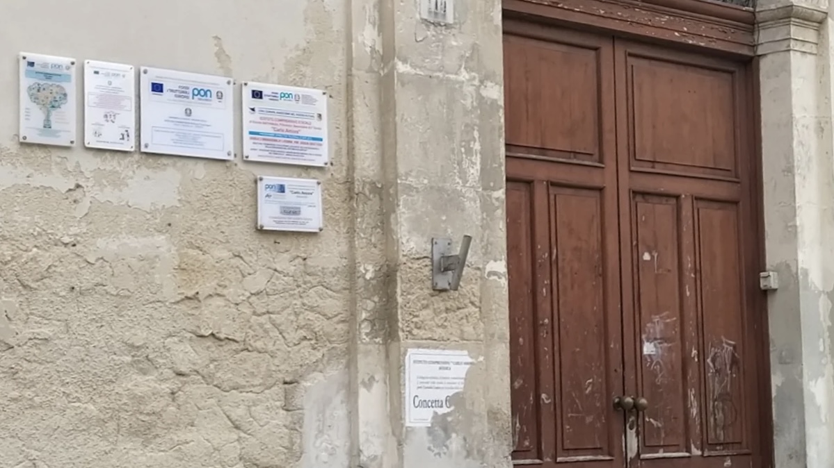 Modica: dopo due mesi l’ascensore del Plesso di Santa Teresa torna a funzionare