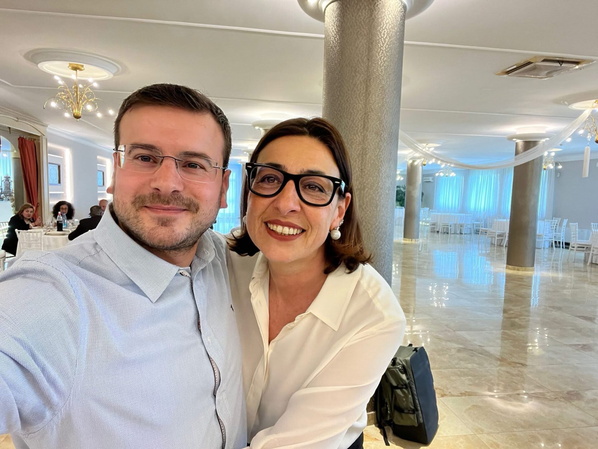 Modica, il ritorno del figliol prodigo da… Maria. Il consigliere Giurdanella lascia Ignazio Abbate