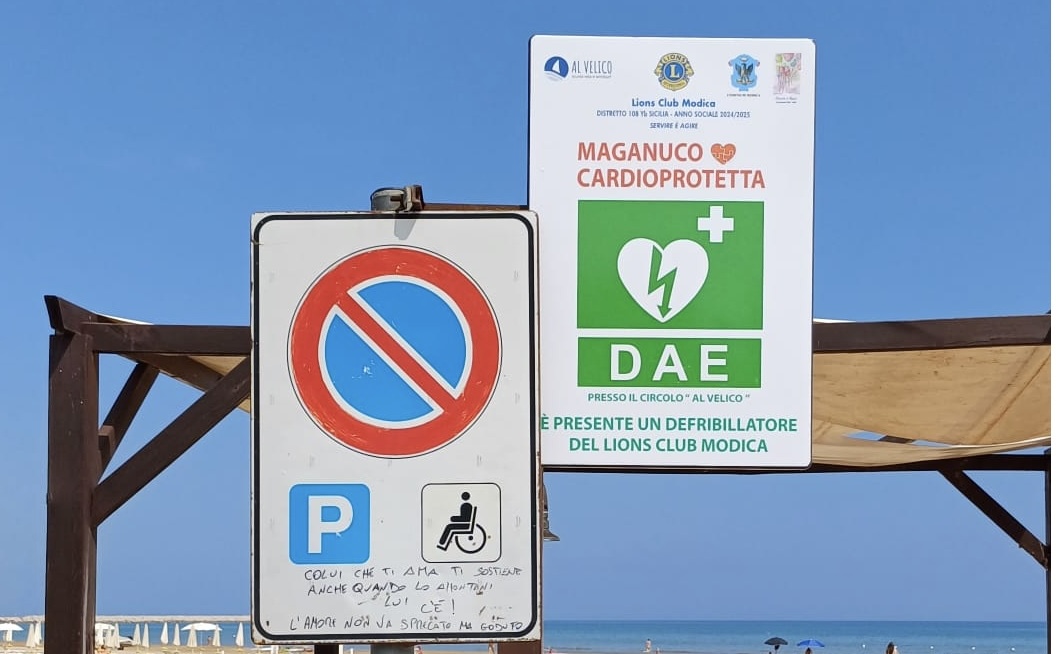 La spiaggia di Maganuco più sicura con il defibrillatore donato dal Lions Club