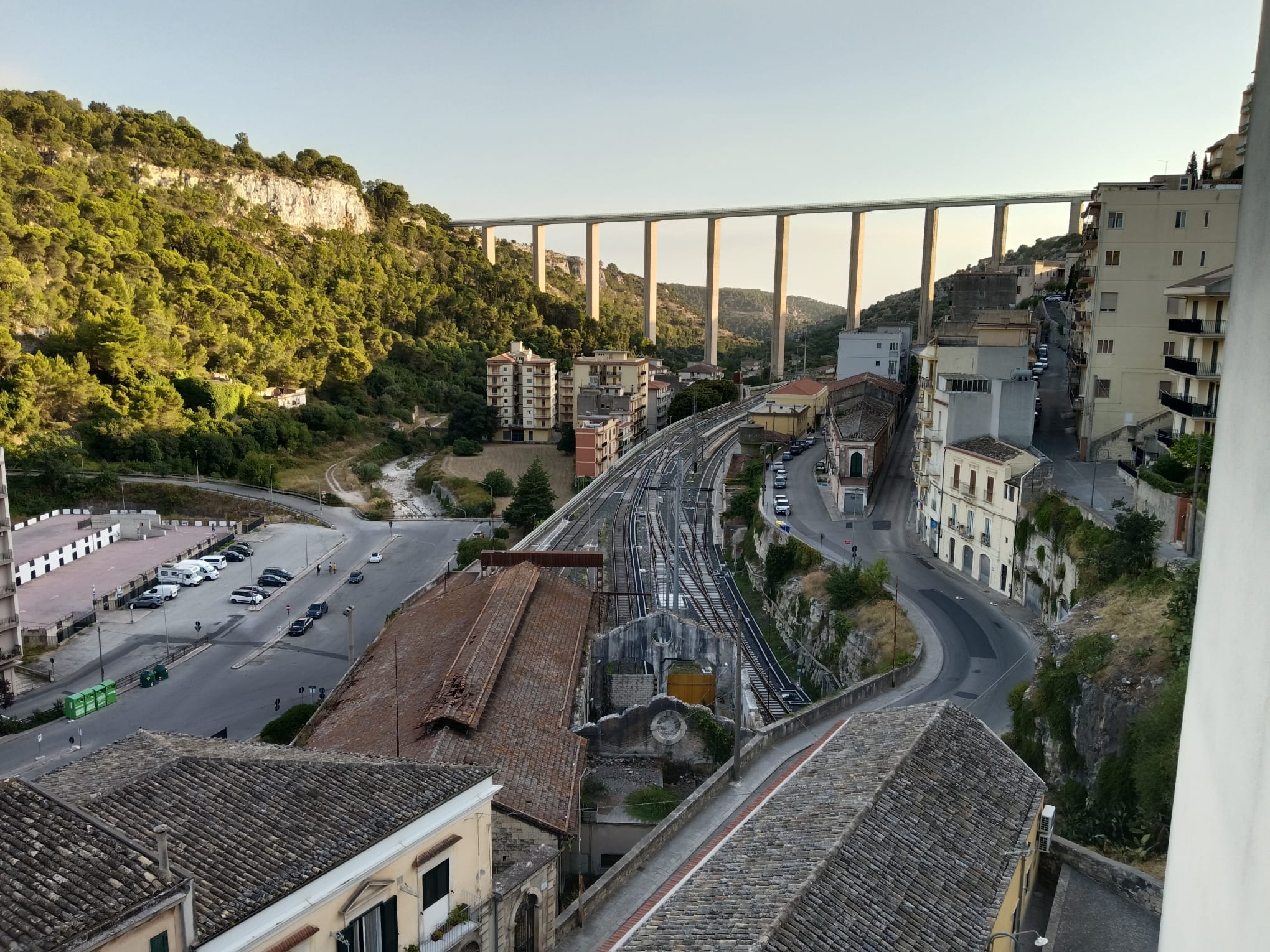 Treni fermi fino al 10 agosto sulla Siracusa-Caltanissetta, RFI fa manutenzione in estate