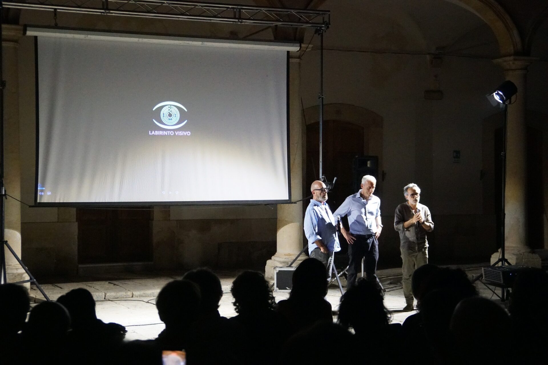 Comiso: “L’ingegnere di Babele” grande partecipazione per il ritorno del regista Traina
