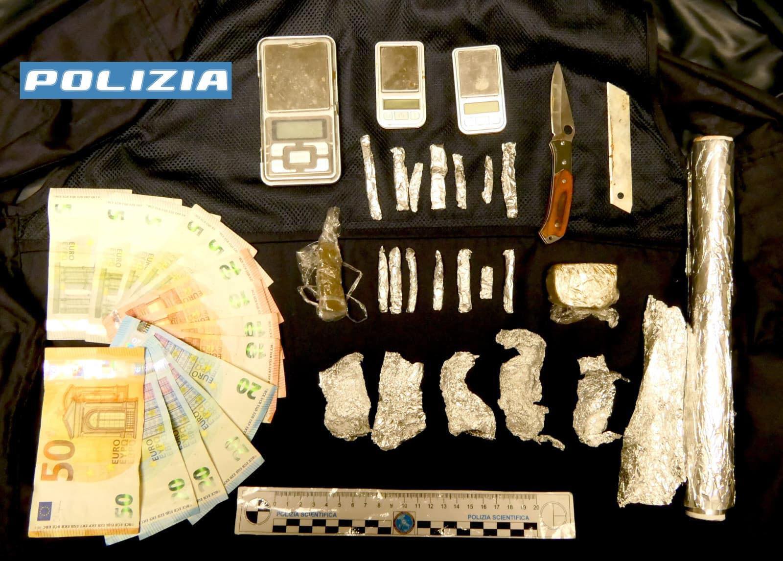 Vittoria, la Polizia di Stato arresta 18enne trovato in possesso di hashish