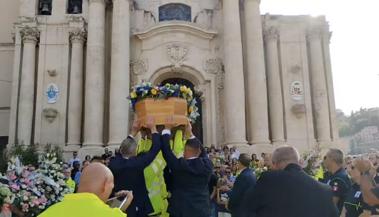 Modica, celebrati oggi pomeriggio i funerali di Roberta Occhipinti