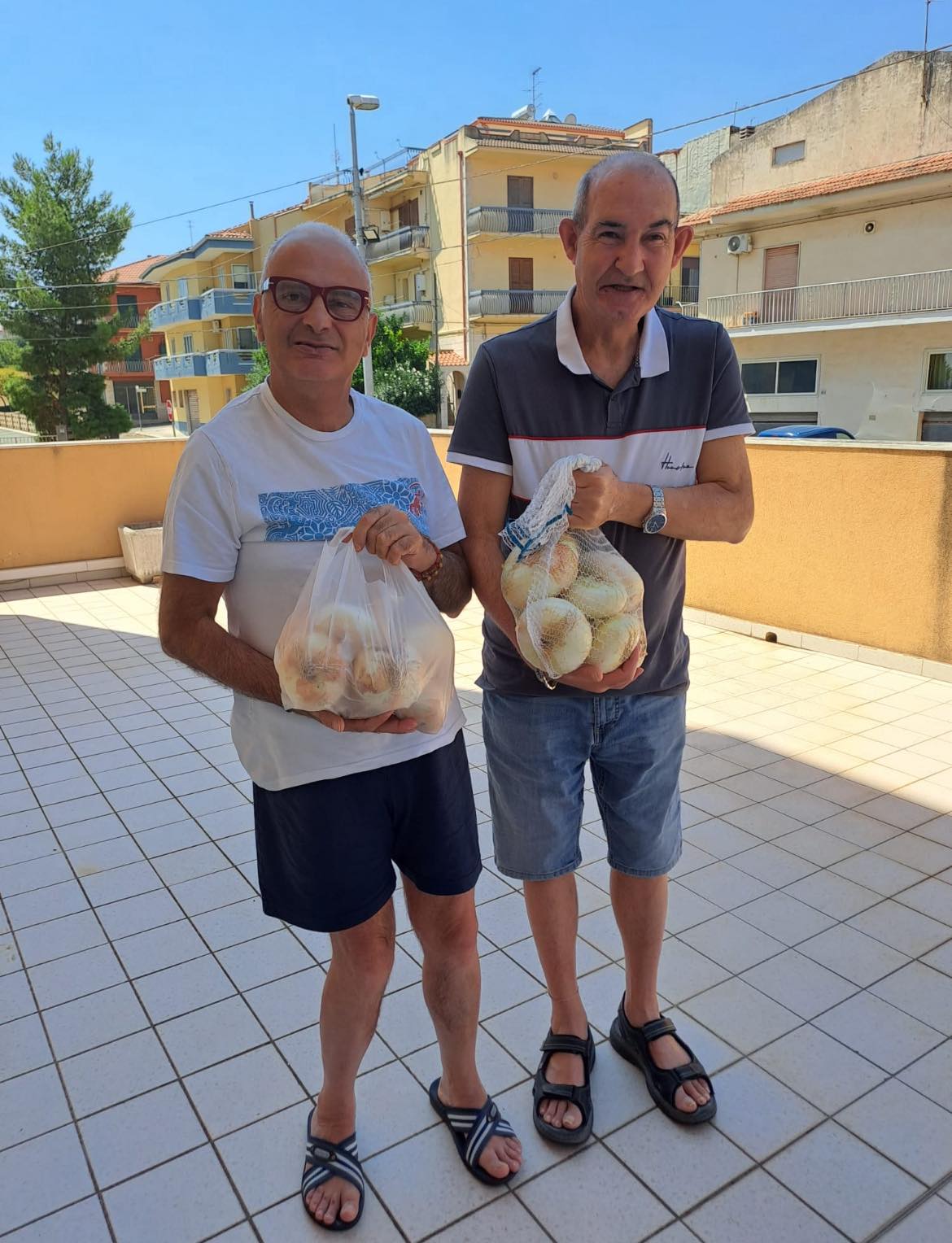Le cipolle di Giarratana donate ai ragazzi dell’Anffas Ragusa: un vero gesto di inclusione