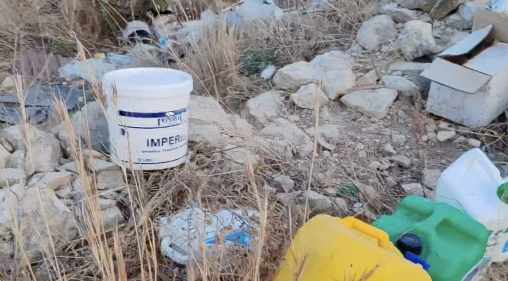 Troppa indifferenza su rifiuti e fumarole. Scuderi (FdI): “Sindaco Aiello ha fallito le promesse”