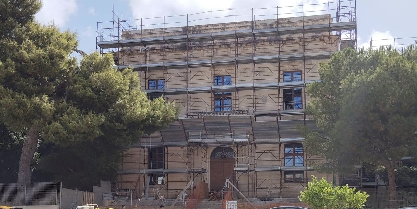 Santa Croce, Pd critica ritardo lavori edifici scolastici. Il sindaco: “Più benefici che disagi”