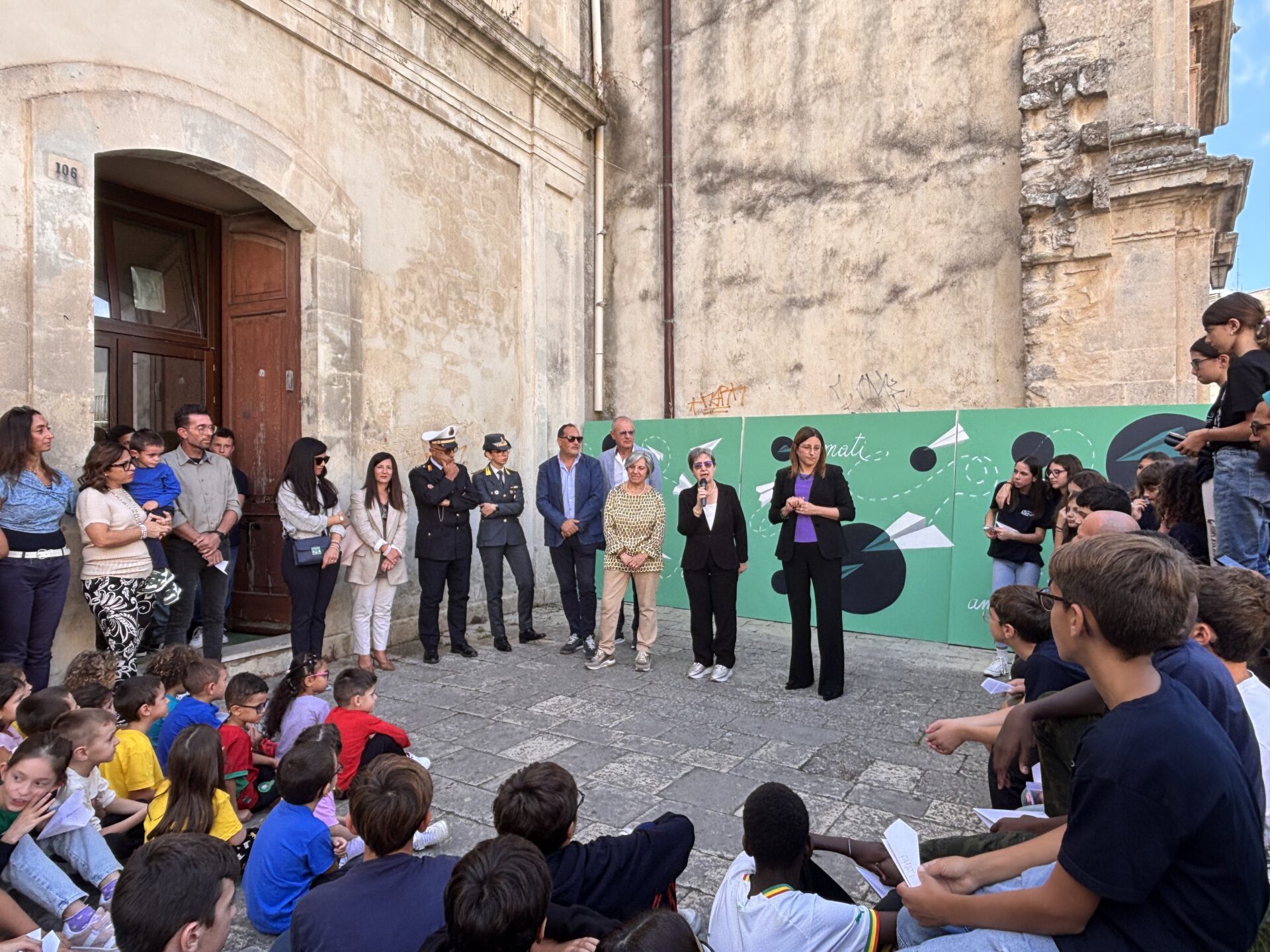 Modica, presentata l’opera collettiva degli studenti della Carlo Amore-Piano Gesù (video)