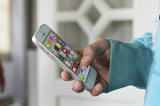 Nomofobia: quando o cosa significa essere senza cellulare? Ti fa sentire malato o amato?