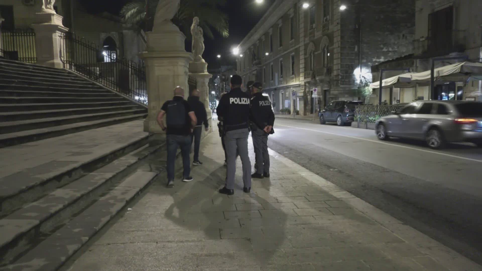 Modica, minaccia i dipendenti di una pizzeria con una bottiglia rotta: denunciato un 27enne