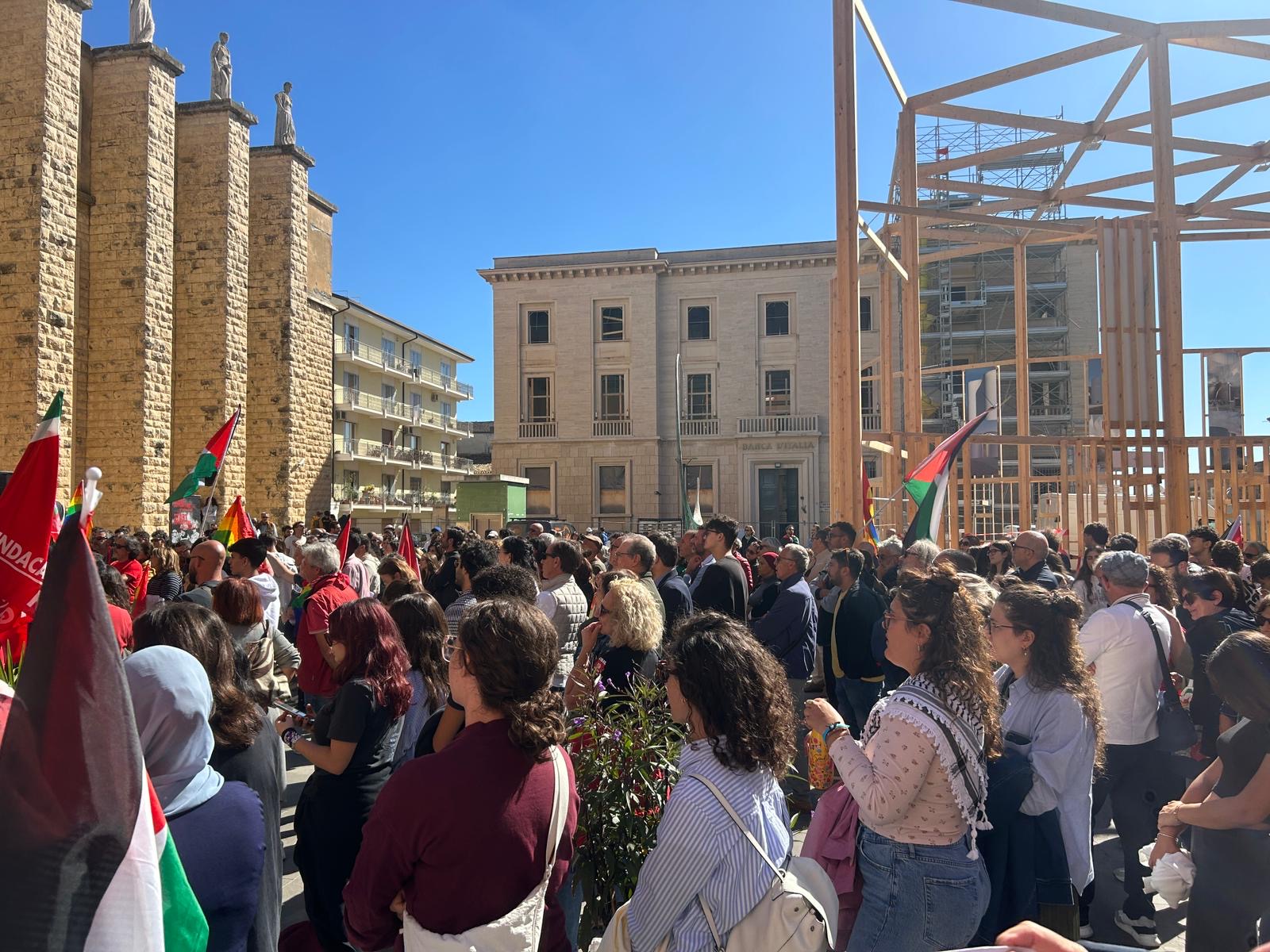 “Da piazza Poste un messaggio forte: Ragusa con la Flotilla e contro il genocidio” (Foto e Video)