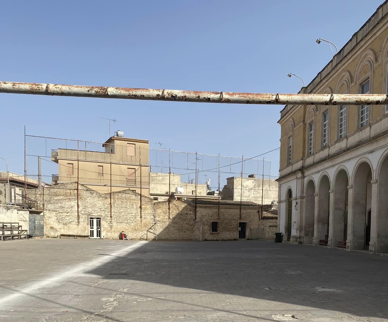Oratorio Don Bosco a Modica alta, lavori fermi e zero risposte: che fine ha fatto il cortile?