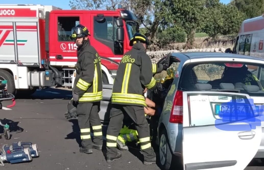Incidente sulla sp 25: madre e figlia ferite in uno scontro con un furgone