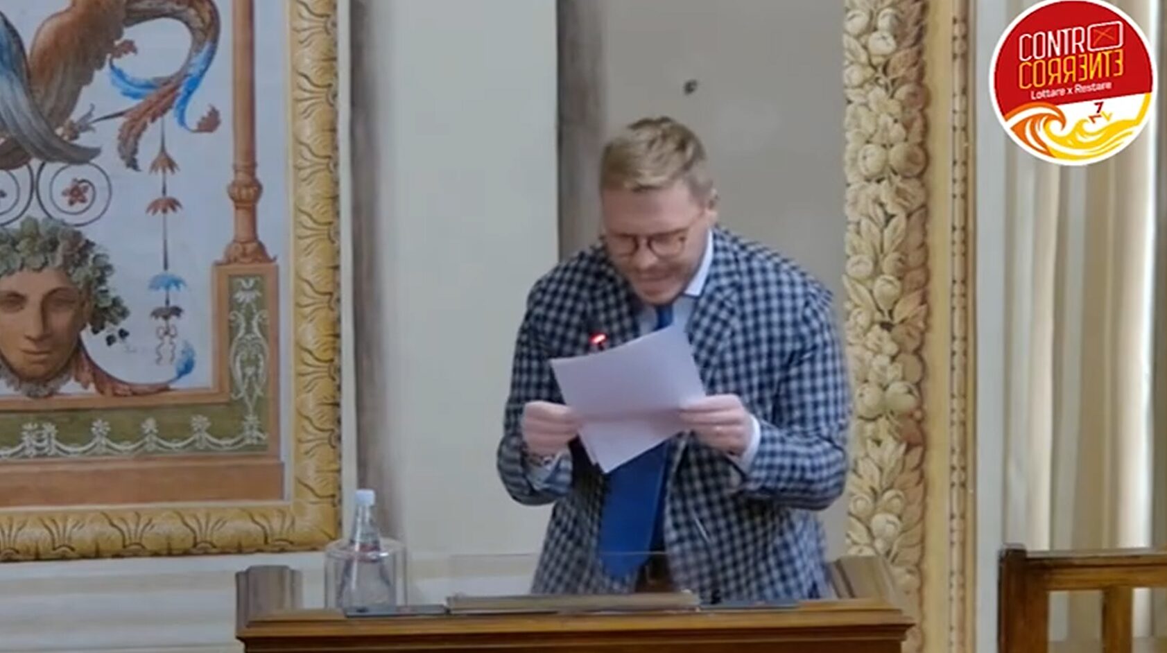 La Vardera ironizza: “Papa Leone riceverà Abbate per miracolo finanziario alle chiese di Modica!”