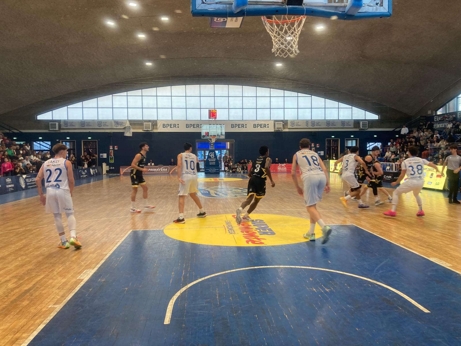 Virtus Ragusa, prima vittoria stagionale: difesa decisiva contro Bari (83-74)
