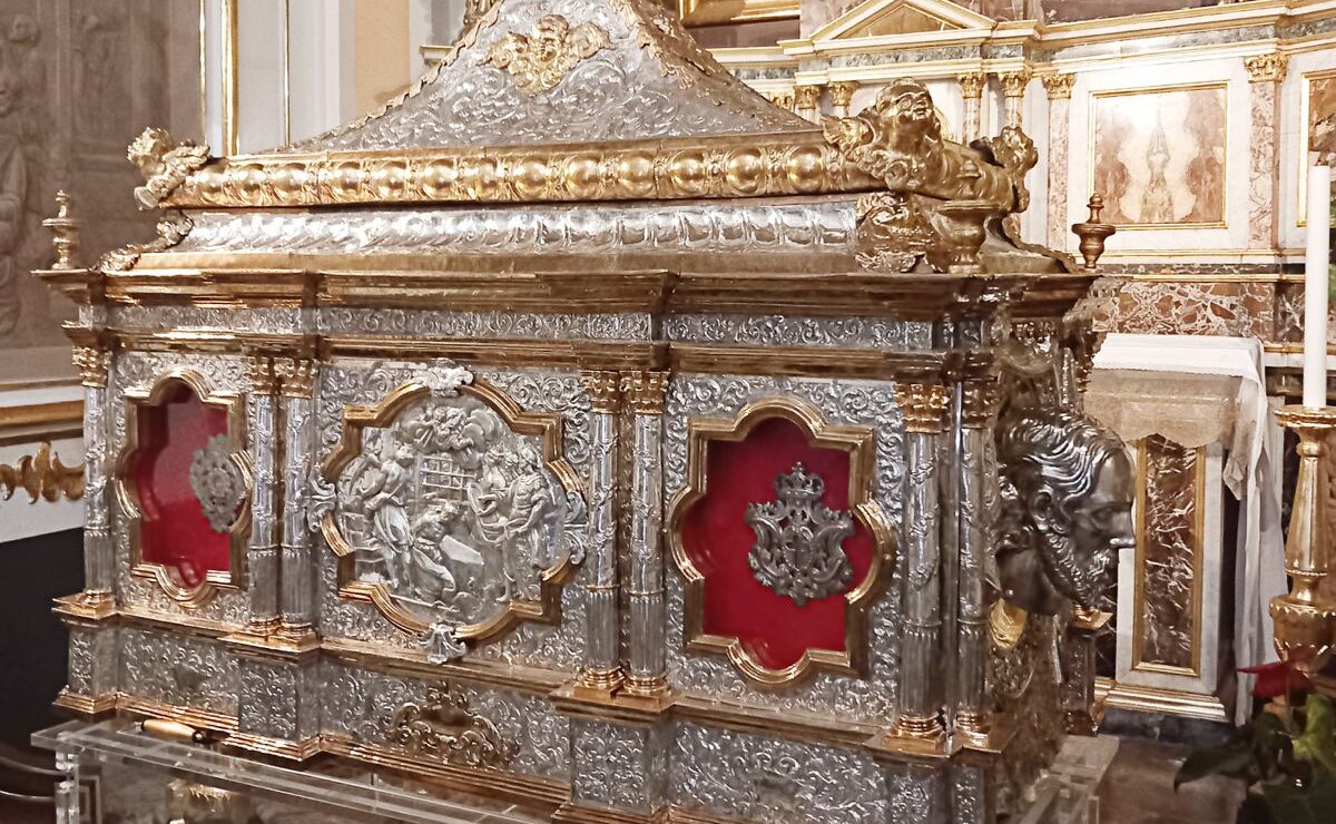 L’argento torna a brillare: la Cattedrale di Ragusa presenta l’Arca santa restaurata
