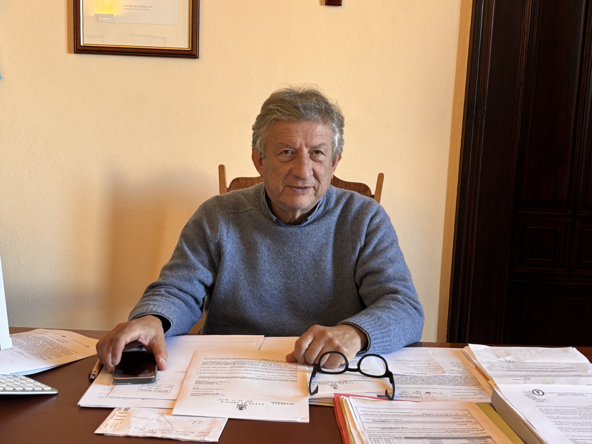 Ispica, la sfiducia a Leontini spacca la politica: gli avversari esultano, stima da tutto il Centro Destra