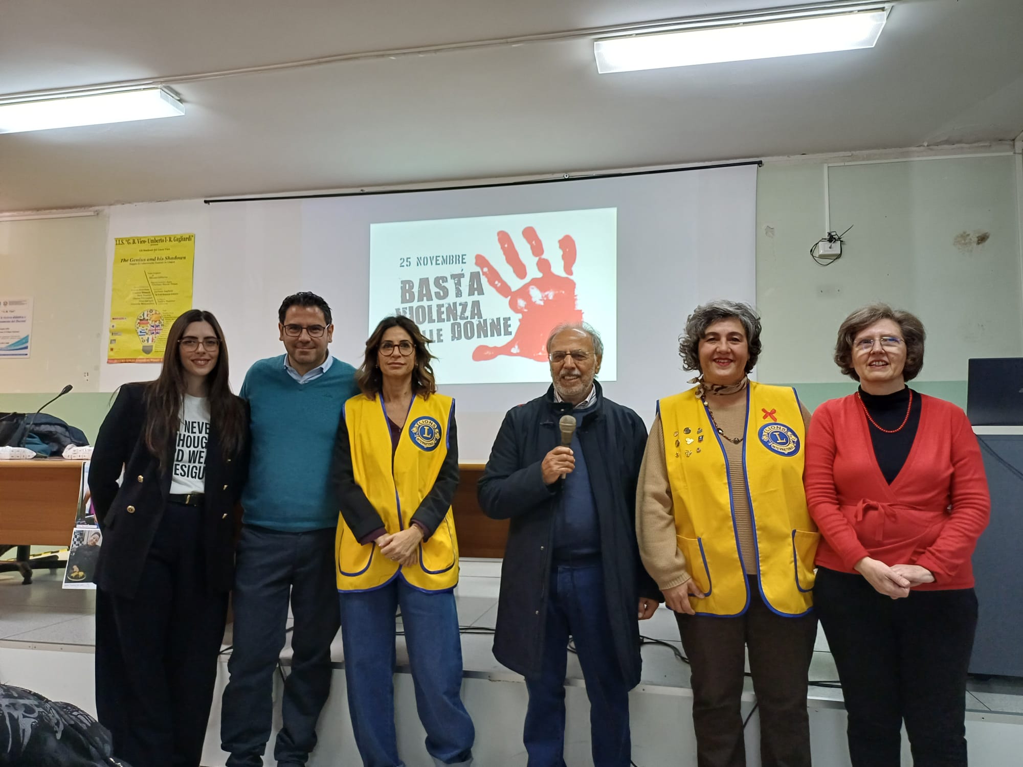 Lions Club Host e il liceo Vico uniti per dire No alla violenza di genere