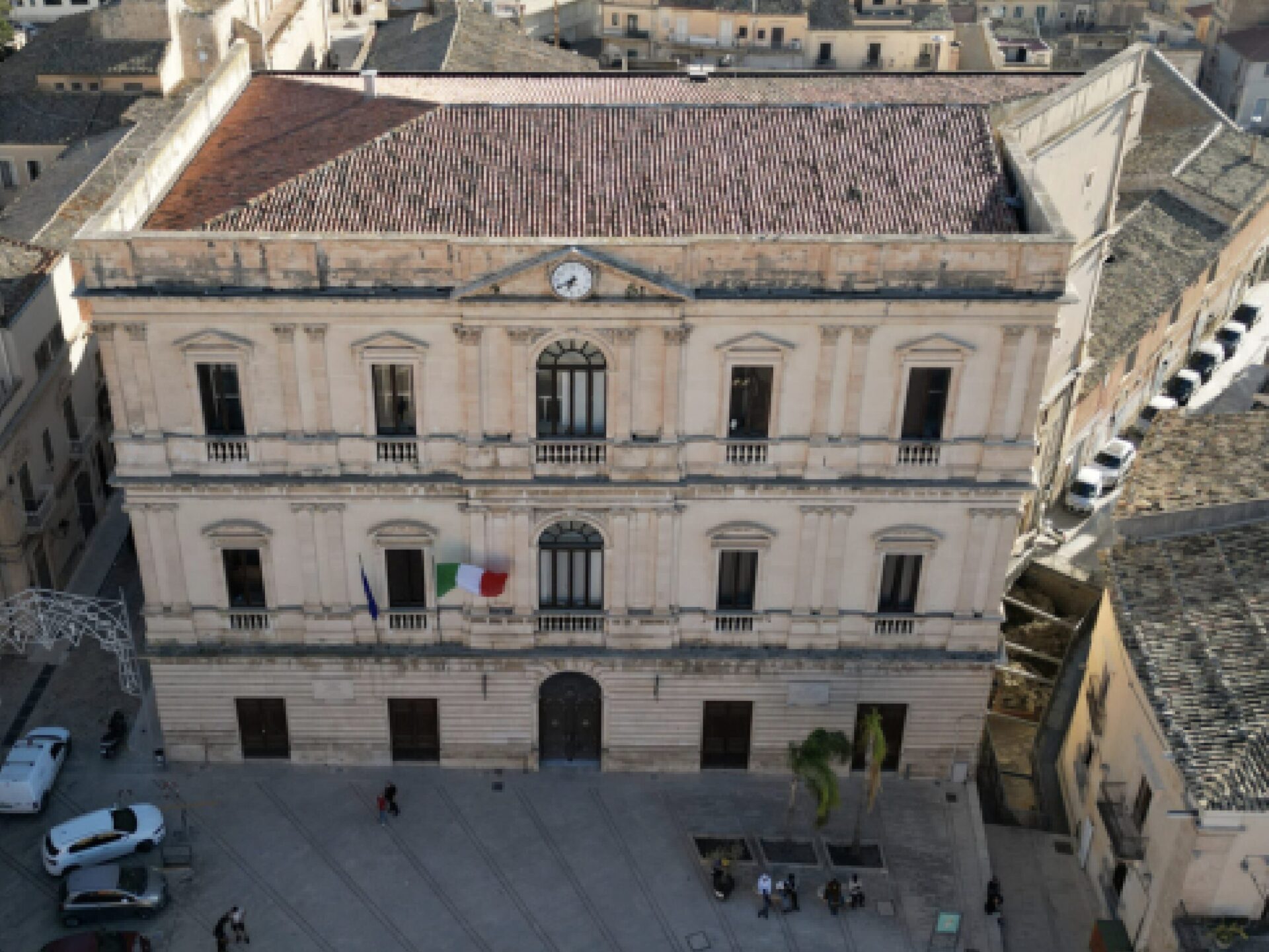 Comiso, i dipendenti comunali uniti chiedono contratti full-time
