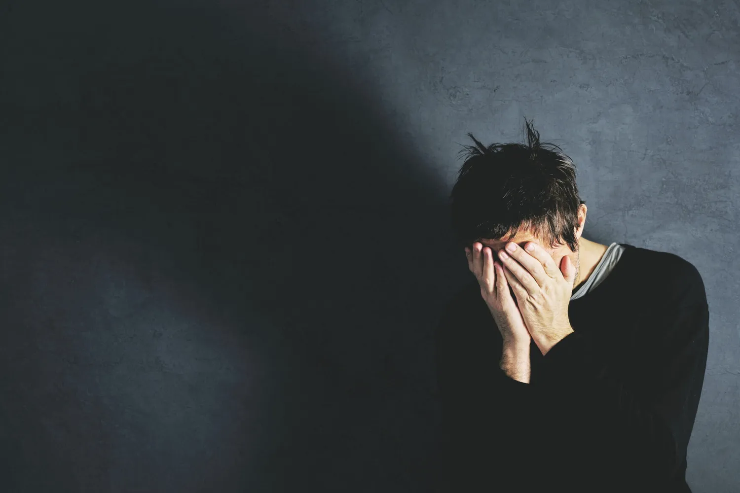 Il dialogo silenzioso del dolore, a volte se inascoltato causa di suicidi