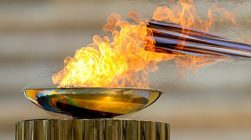 La fiamma olimpica (Milano-Cortina) fa tappa solo a Ragusa, poi vola verso Siracusa