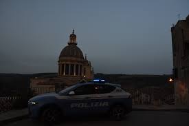 Matrimonio con i botti a Ibla: fuochi illegali imbrattano case storiche