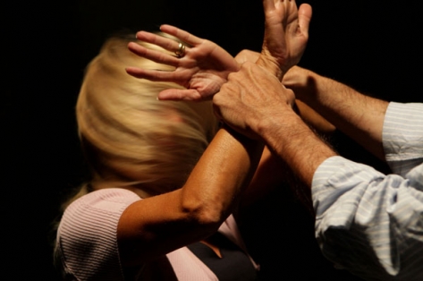 Violenza sulle donne a Vittoria: braccialetto non rispettato, scattano gli arresti